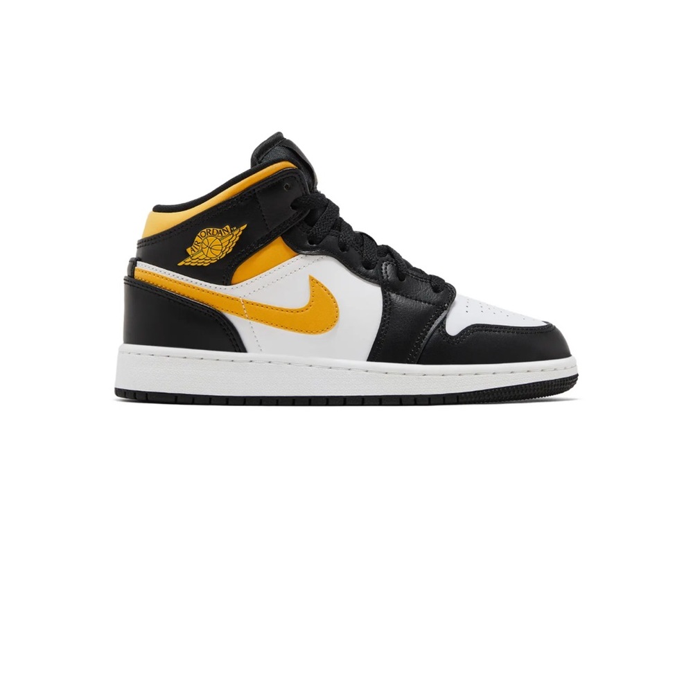 Nike Black and Gold Athletic Shoes is 6.5y ——8/8.5 women